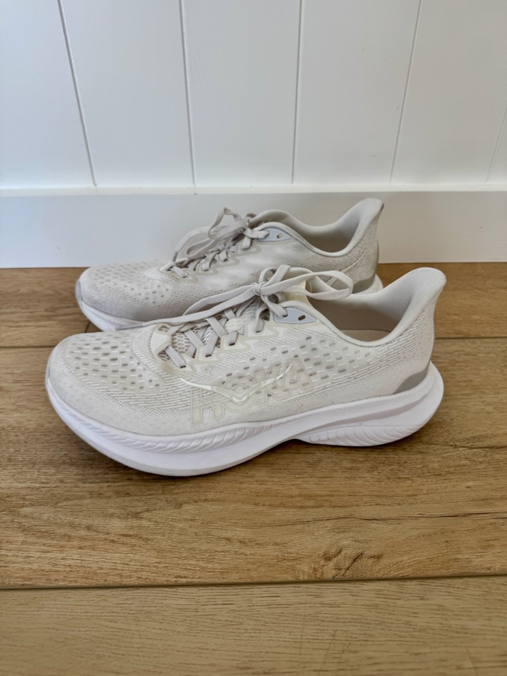 Brand New HOKA Mach 6 Running Shoes in Triple White